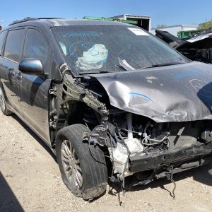 2017 TOYOTA SIENNA QUARTER GLASS - 576616